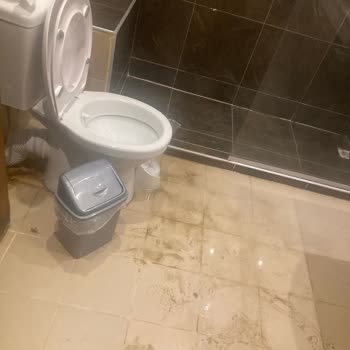 Kirli Oda Ve Haksız İki Gece Ücreti İadesi Talebi