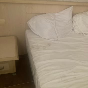 Kirli Oda Ve Haksız İki Gece Ücreti İadesi Talebi