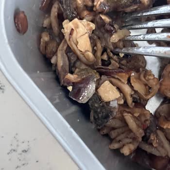 Midyeli Pilavda Midye Kabuğu Bulunması