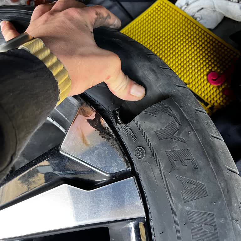 Patlayan Goodyear Lastiği Ve Cevapsız Müşteri Hizmetleri