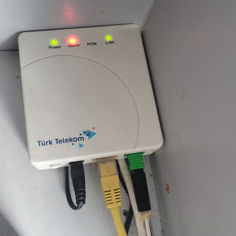 Esenyurt İş Yerinde 2 Yıllık İnternet Kesintisi Ve Ücret İadesi Talebi