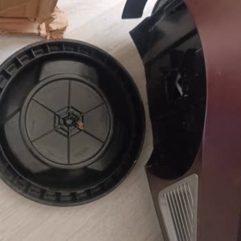 Kargodaki Patlayan Kutu Süpürgemde Yeni Hasara Neden Oldu Ve 850 TL Ücret İstiyor