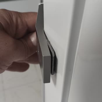 Vestel Buzdolabım Servis Sırasında Çizildi Ve Değişim Reddedildi