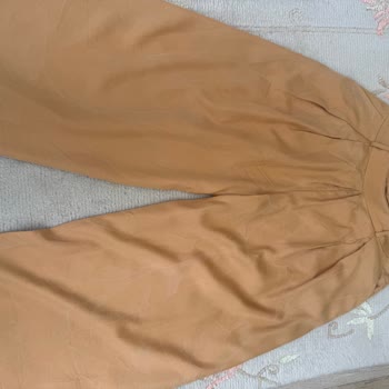 İlk Yıkamada Pantolonun Üzerinde Beyaz Çizgiler Ve Solma