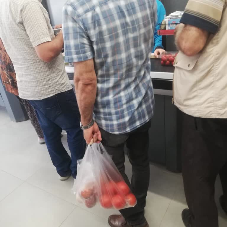 A101 Şubesinde Kasada Uzun Bekleme Ve Kişisel İlgisizlik