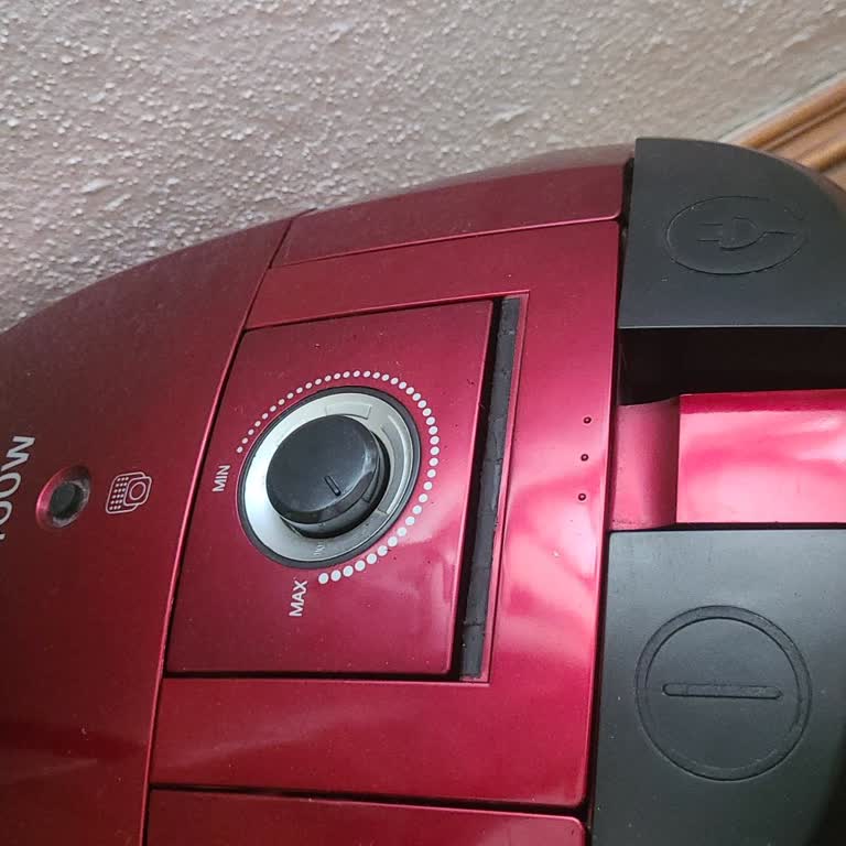 Arçelik S 4240 Süpürgesinde Düğmeye Basınca Yerinden Çıkma Sorunu