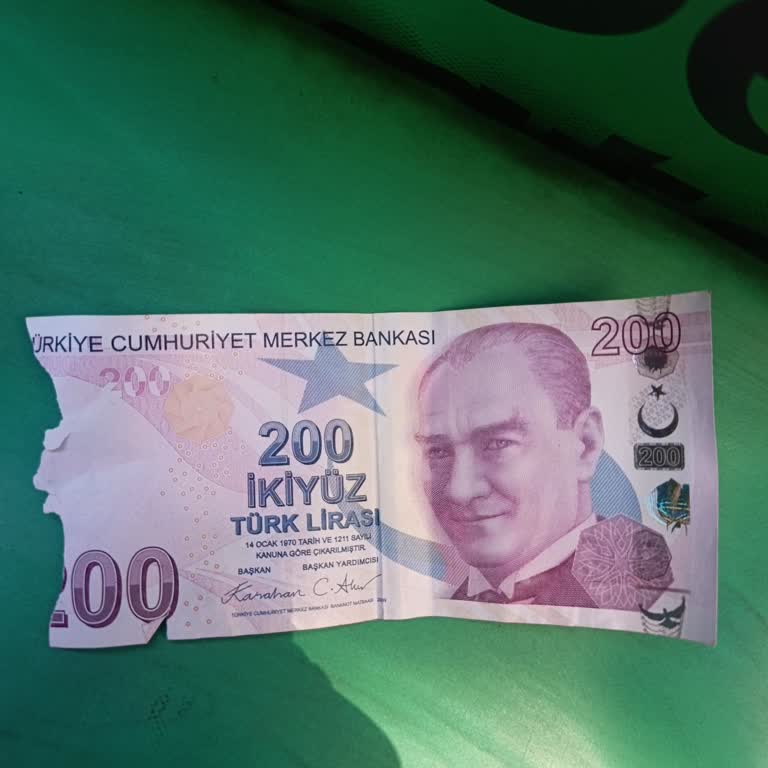 Aksaray Halkbank Şubesinde Yırtık 200 TL Neden Değiştirilmedi