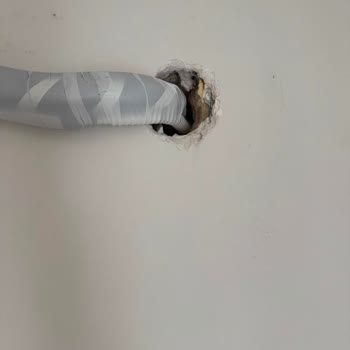 Samsung Yetkili Servisi Duvar Hasarını Onarmayı Reddederek Müşteriyi Mağdur Ediyor