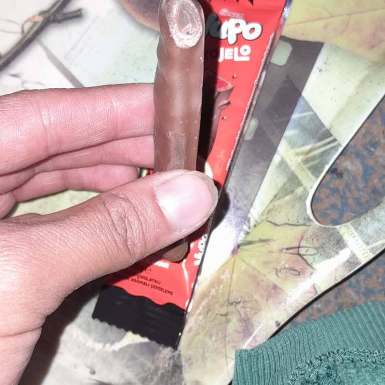 Şok Market’te Çokojelo Çikolatalı Jelibonun Renk Değişikliği Ve Sağlık Riski