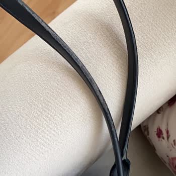 Tommy Hilfiger Tote Çanta Kolunda Erken Soyulma: Değişim Veya İade Talebi