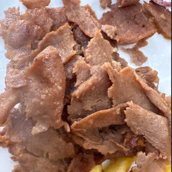 Usta Dönerci’de Bozuk Döner Ve Gıda Güvenliği İhmalı