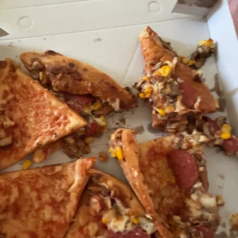 Özensiz Hazırlanan Pizza Ve İade Talebi