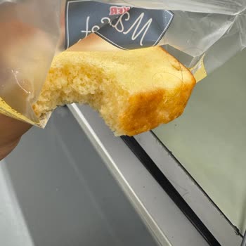 Ülker Limonlu Kekte Saç Telini Buldum