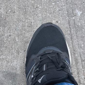 New Balance T410 Ayakkabısında Açılma Sorunu Ve Garanti İletişimi Yanıtsız