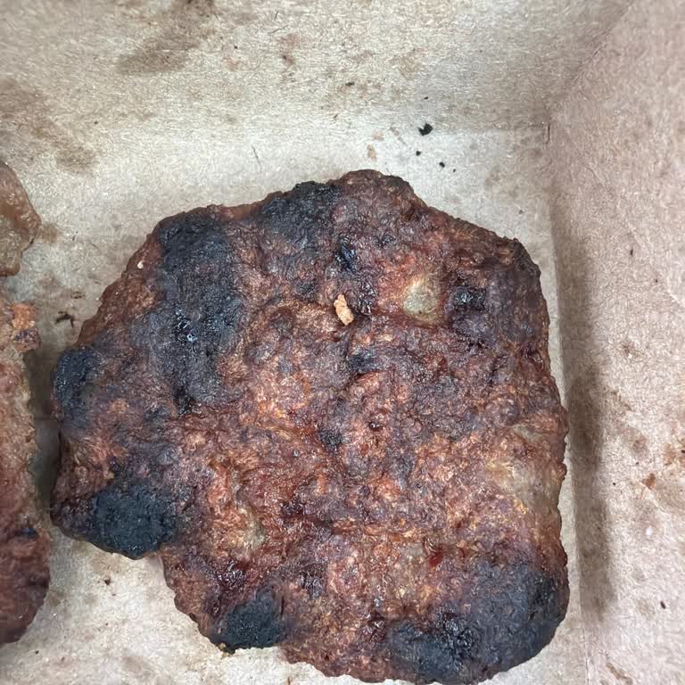 Köfteci Yusuf Hijyen Sorunu, Yanmış Köfte Ve Kaba Personel Davranışı