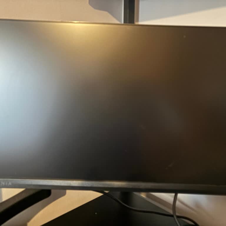 Philips Monitörümde Görüntü Çizgileri Ve Yanıp Sönme, Yetkili Servis Arızayı Tespit Edemedi, Değişim Talep Ediyorum