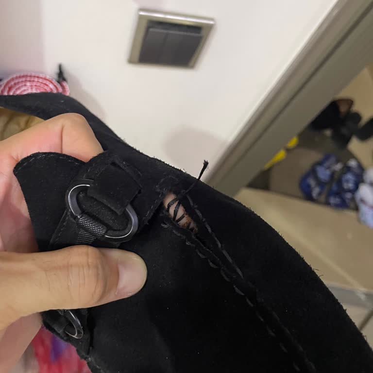Derimod Ayakkabılarda Dikiş Açılması Ve Mağaza İlgisizliği