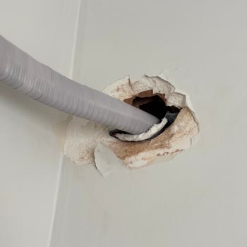 Montaj Sırasında Duvar Kırıldı, Servis Gerekli Onarımı Reddetti
