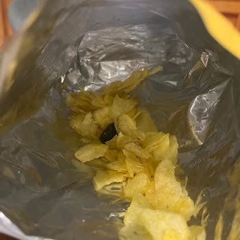 Lays Cipsinde Taş Parçası Ve Çürük Cipsler: Sağlık Endişesi Ve Markadan Yanıtsızlık