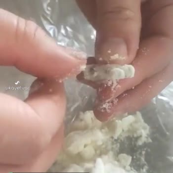Bebelac 2800 Gram Kutudan Çıkan Solucan