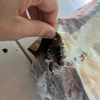 Aras Kargo Manavgat Şubesinde Kedi Maması İçeren Kargonun Paketinin Parçalanması