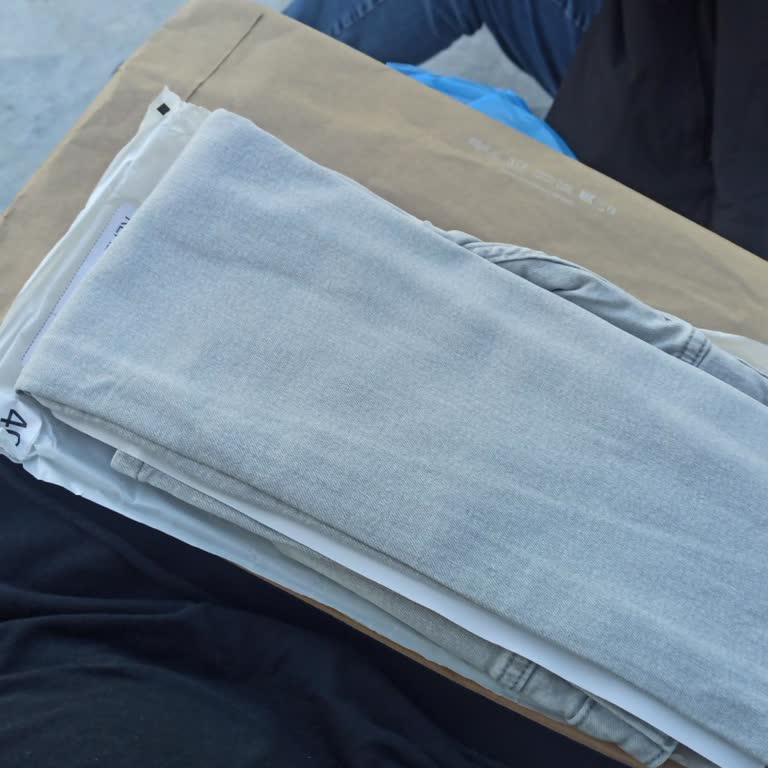 Sarı Çocuk Parkası Yerine Yanlış Pantolon Gönderimi
