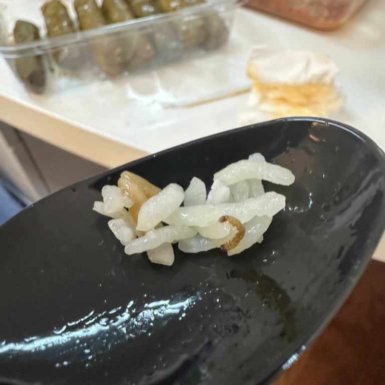 Galata Kitchen Restoranında Pilavda Kurt Bulunması Ve Tam İade Talebi