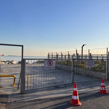 Kamu Sahilinin Özel Site Tarafından Kapalı Tutulması Ve Sahte Tabela
