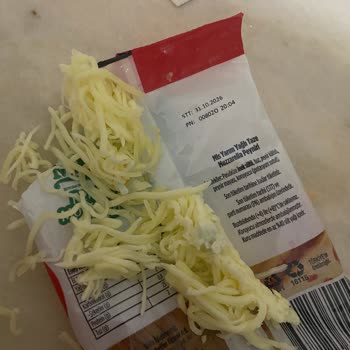 Son Kullanma Tarihi Henüz Geçmemiş Mozzarella Peynirinde Külleme