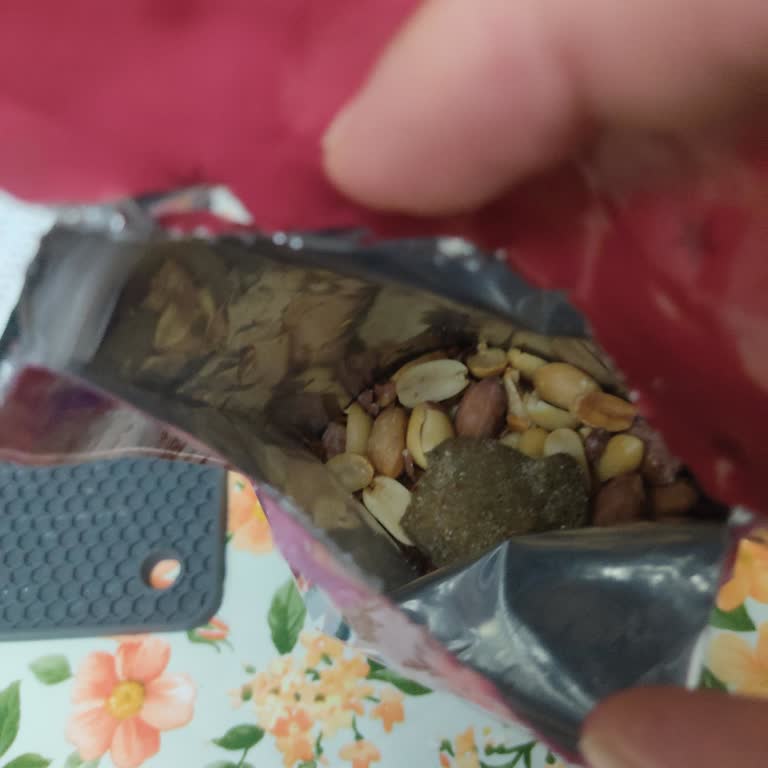 Şok Market ’te Satılan Amigo Yer Fıstığı Paketinde Tanımlanamayan Yabancı Cisim