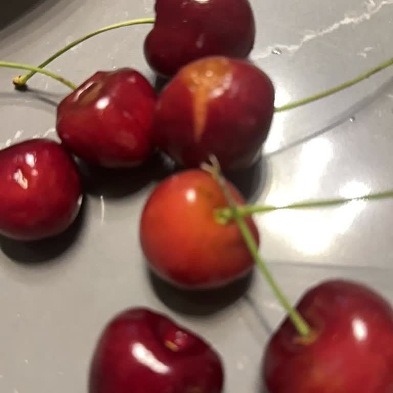 Kirazların Yarısında Çürüklük Migros Şubesinde Kalite Sorunu