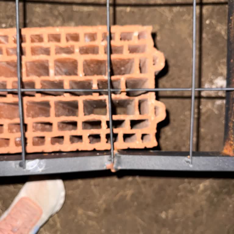 Banio Antalya Mağazasında Bahçe Koltuğu Kırıldı