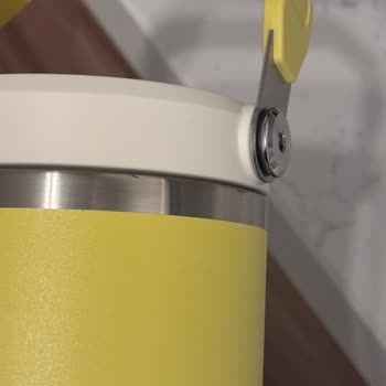 Stanley Termos Bardakta Metal Parçada Ezik Ve Deformasyon, Ücretsiz Değişim Talebi