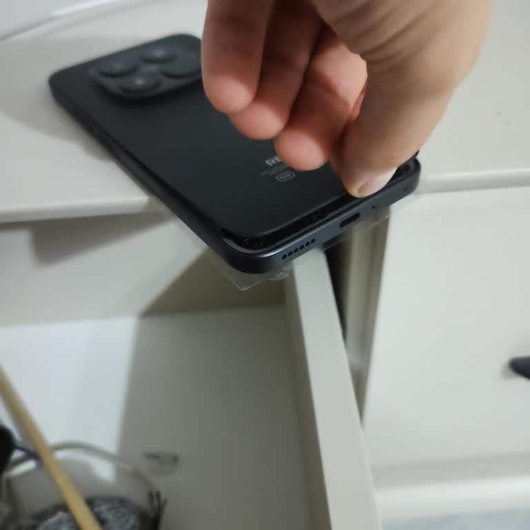 Xiaomi Tuş Sorunu Sonrası Arka Kapak Çatlaması Ve Değişim Talebi