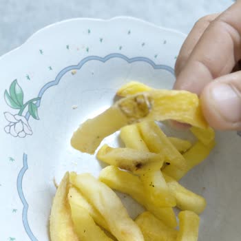 Parmak Patates Ürününde Kötü Koku, Bozulmuş Tat Ve Yabancı Madde