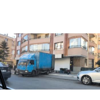 Açılış Saatinde Sigara İçen Müdür Müşteriyi Bekletti