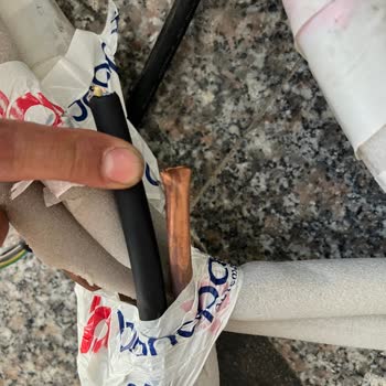 Daikin Yönlendirdiği Servisin Hatası Borularda Hasara Ve Gaz Kaçağı, Ekstra Ücret Talebiyle Mağdur