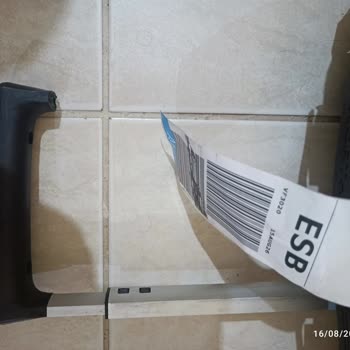 A Jet Bagaj Hasarı Ve Fatura Şartı Nedeniyle Telafi Talebi