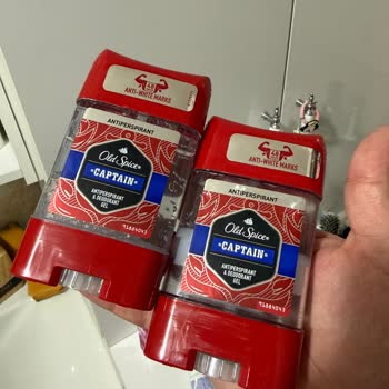 Old Spice Deodorantı Kıyafetlerde Kalıcı Beyaz Lekelere Neden Oluyor