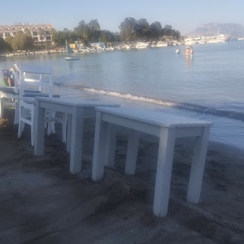 Çevre Ve Şehircilik Bakanlığı Kumluk Plajı'nda Restoranın Kıyı Alanını Özel Mülkiyet Gibi Kullanması