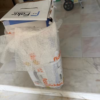 Hasarlı Ve Eksik Parçalı Fakir Dikey Süpürge İçin Tam İade Talebi