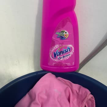 Vanish Oxi Action Kullanımına Uygun Kullandığımda Kıyafette Renk Kaybı Ve Beyazlama