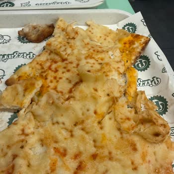 Pişmemiş Pizza Ve Yetersiz Personel Açıklaması