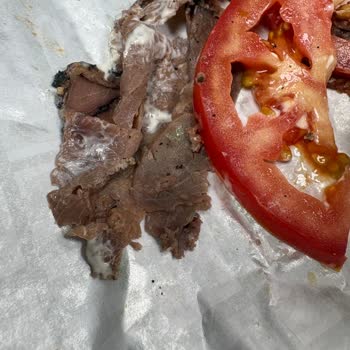 Arby’s Roast Beef’te Metalik Ve Yeşilimsi Lekeler: Sağlık Endişesi Ve İade Talebi