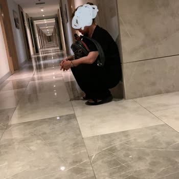 Orbi City Yorgun ve Ayaklarımız Şiş Bir Halde Koridorda Beklemek Zorunda Bırakıldık