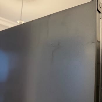 Hasarlı Ve Lekeli Buzdolabı İçin Sıfır Değişim Talebi Ve Servis İlgisizliği