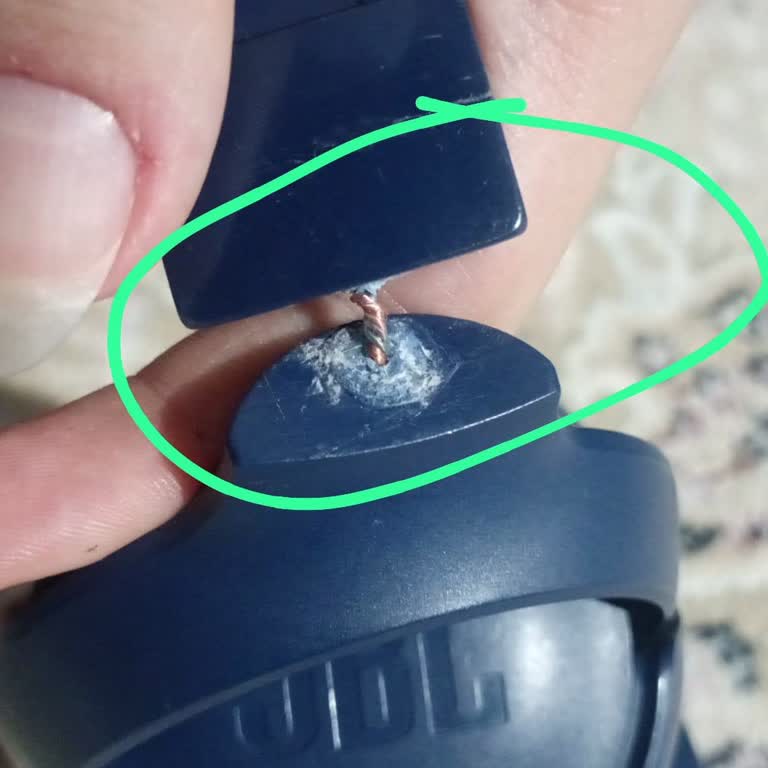 JBL 510BT Kulaklıkta Plastik Parça Kırılması Ve Onarım Talebi