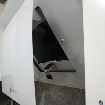 Hoover Ankastre Fırınının Sallanan Cam Kapağı, Çalışmayan Dijital Ekranı Ve Yanlış Ölçülü Yağ Filtresi İçin Ücretsiz Onarım Ve Parça Değişimi Talebi