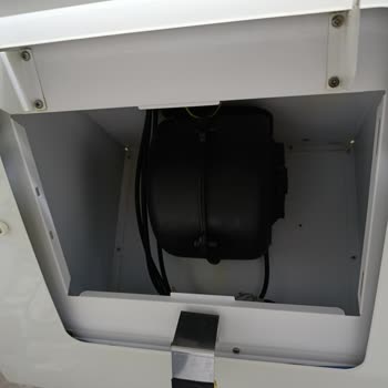 Hoover Ankastre Fırınının Sallanan Cam Kapağı, Çalışmayan Dijital Ekranı Ve Yanlış Ölçülü Yağ Filtresi İçin Ücretsiz Onarım Ve Parça Değişimi Talebi