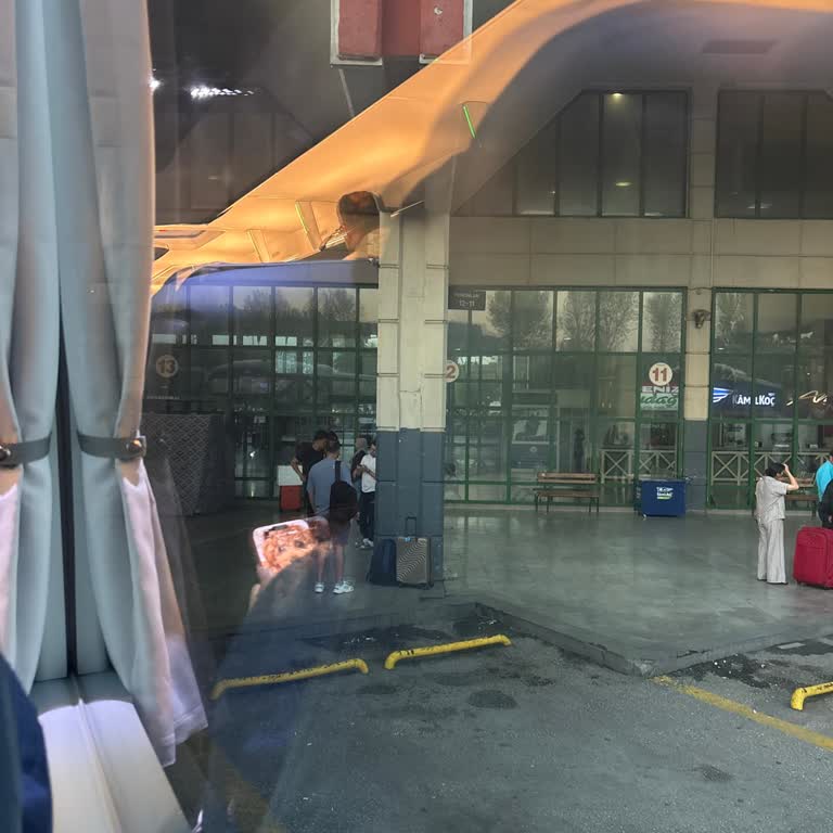 Geciken Otobüs Ve Açıklama Eksikliği Nedeniyle Ücret İadesi Talebi